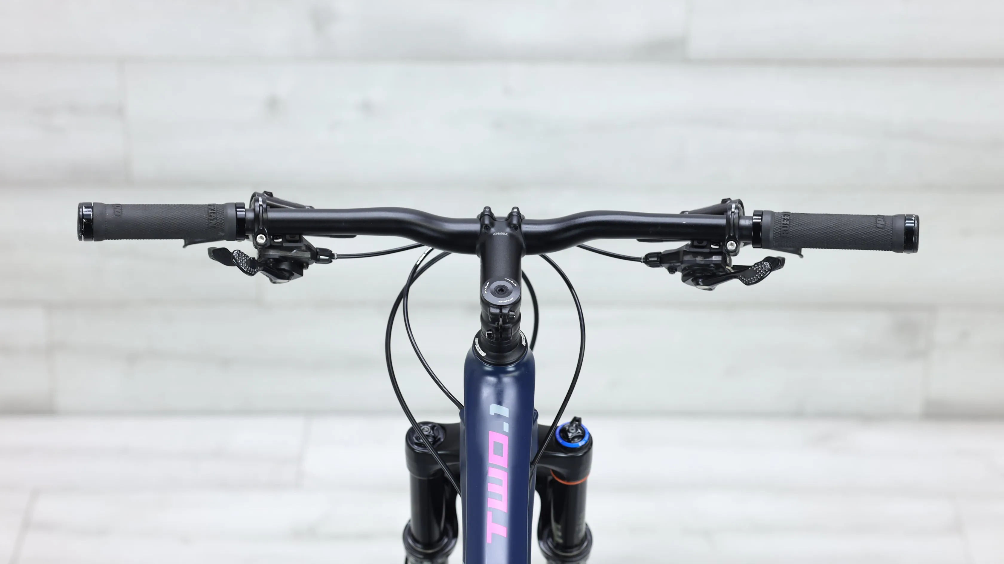 2016 Fuji SLM 2.1  Mountain Bike - Medium