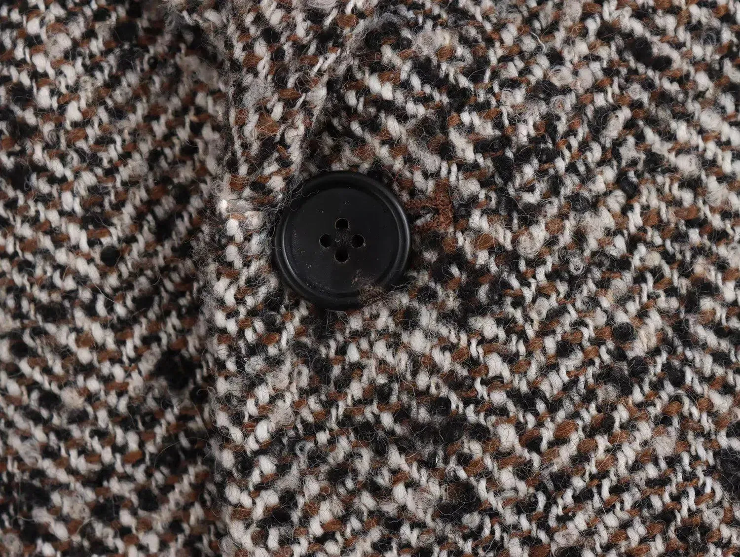 Alziette – Belted herringbone – Coat