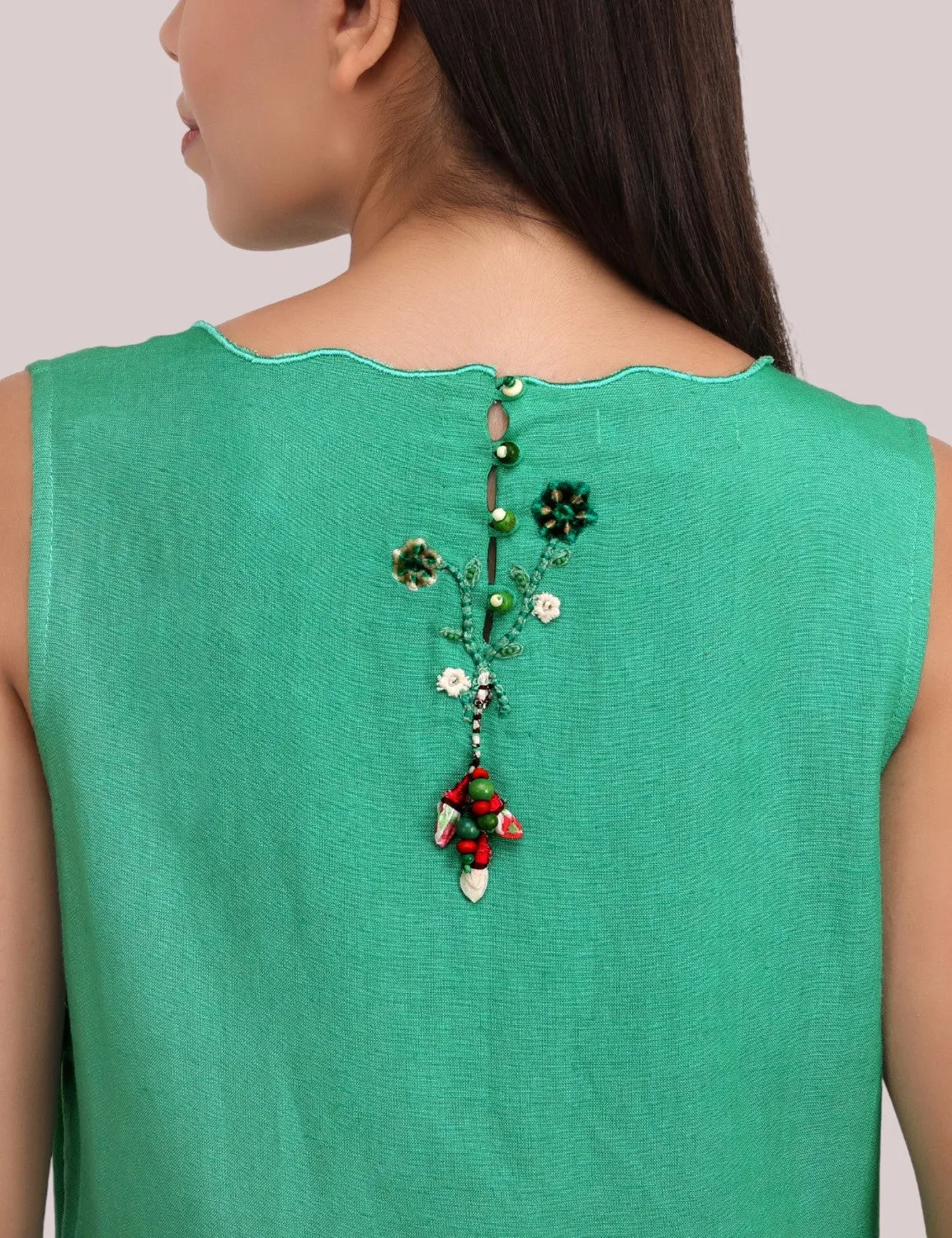 Short sleeveless Dress