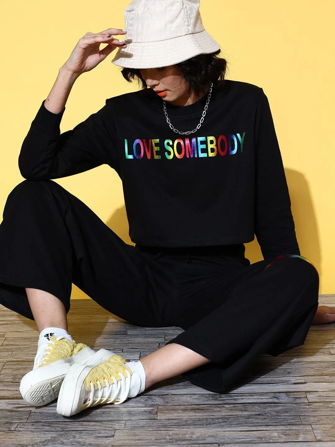 Women Black Love Somebody Crop Sweatshirt
