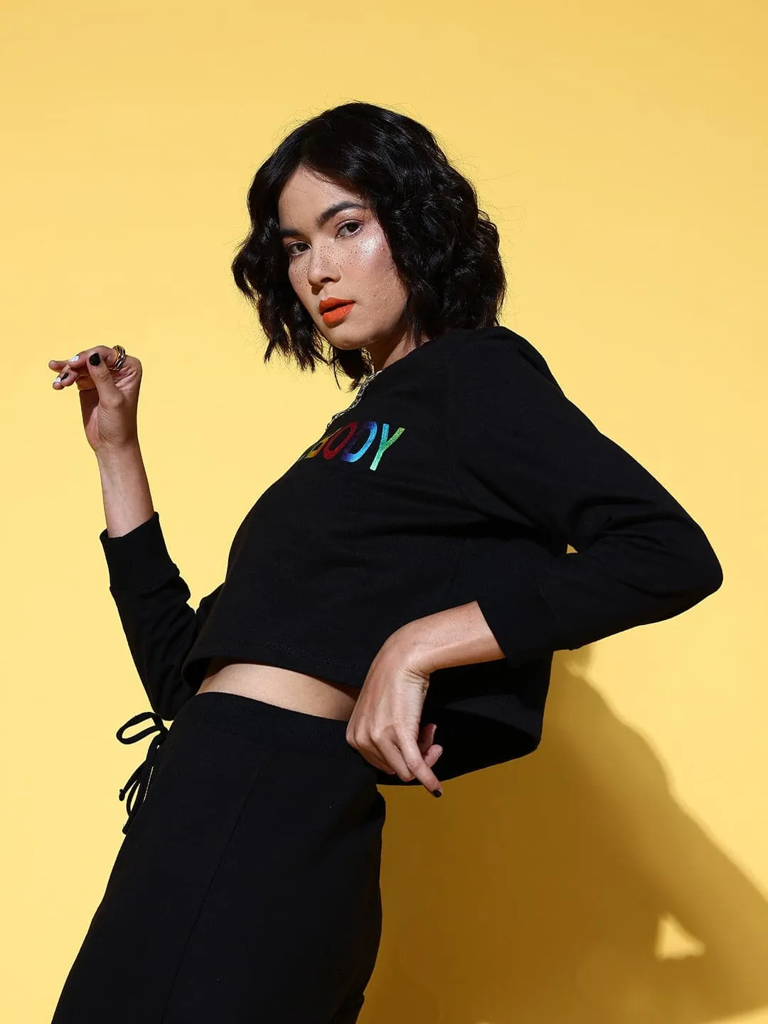 Women Black Love Somebody Crop Sweatshirt